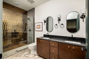 Rumah | 6 kamar tidur dan internet