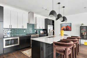 Rumah | 6 kamar tidur dan internet