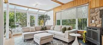 2BR Basement Suite| 3 Beds + Sofa bed