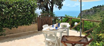 Casa Ancoretta Green Hills and Sea