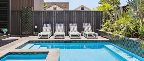 屋外プール、温水プール