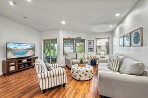 Smart TV - Bayside Endless Summer | Walk to Siesta Key Beach, Community Pool, & Tennis Court (Siesta Key)