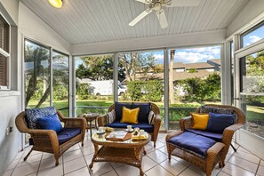 Smart TV - Bayside Endless Summer | Walk to Siesta Key Beach, Community Pool, & Tennis Court (Siesta Key)
