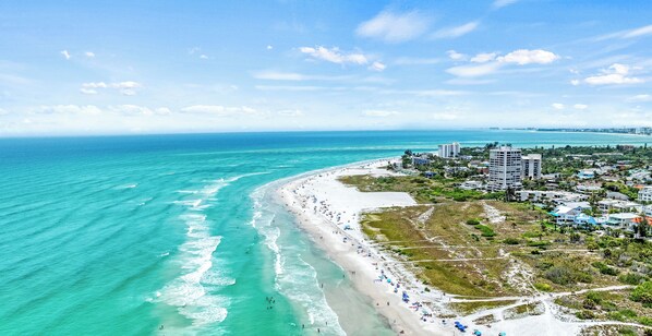 Beach nearby - Bayside Endless Summer | Walk to Siesta Key Beach, Community Pool, & Tennis Court (Siesta Key)