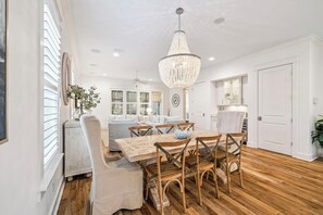 Dining - Watersound~ Golf Cart | Bikes | Gated Community | Private Beach Access (Santa Rosa Beach)