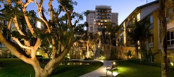 Coastal Luxury & Panoramic Ocean Views in Marina del Rey