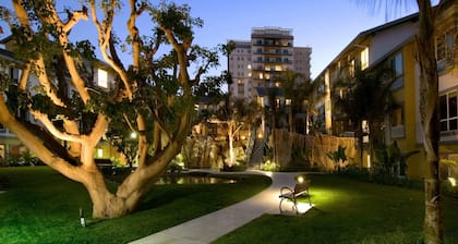 Coastal Luxury & Panoramic Ocean Views in Marina del Rey