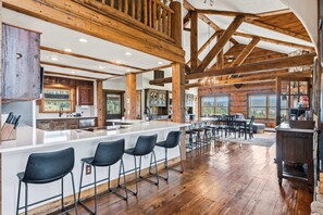 Coffee/tea maker, fridge, microwave, oven - Mountain Gem in Alma | Views + Game Room + Hot Tub (Fairplay)