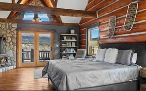 5 bedrooms, iron/ironing board, WiFi, bed sheets - Mountain Gem in Alma | Views + Game Room (Fairplay)
