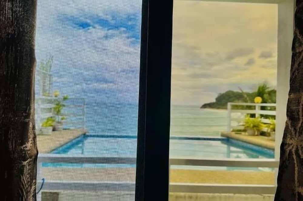 Playa Blanca Beach Resort & Dive Centre
