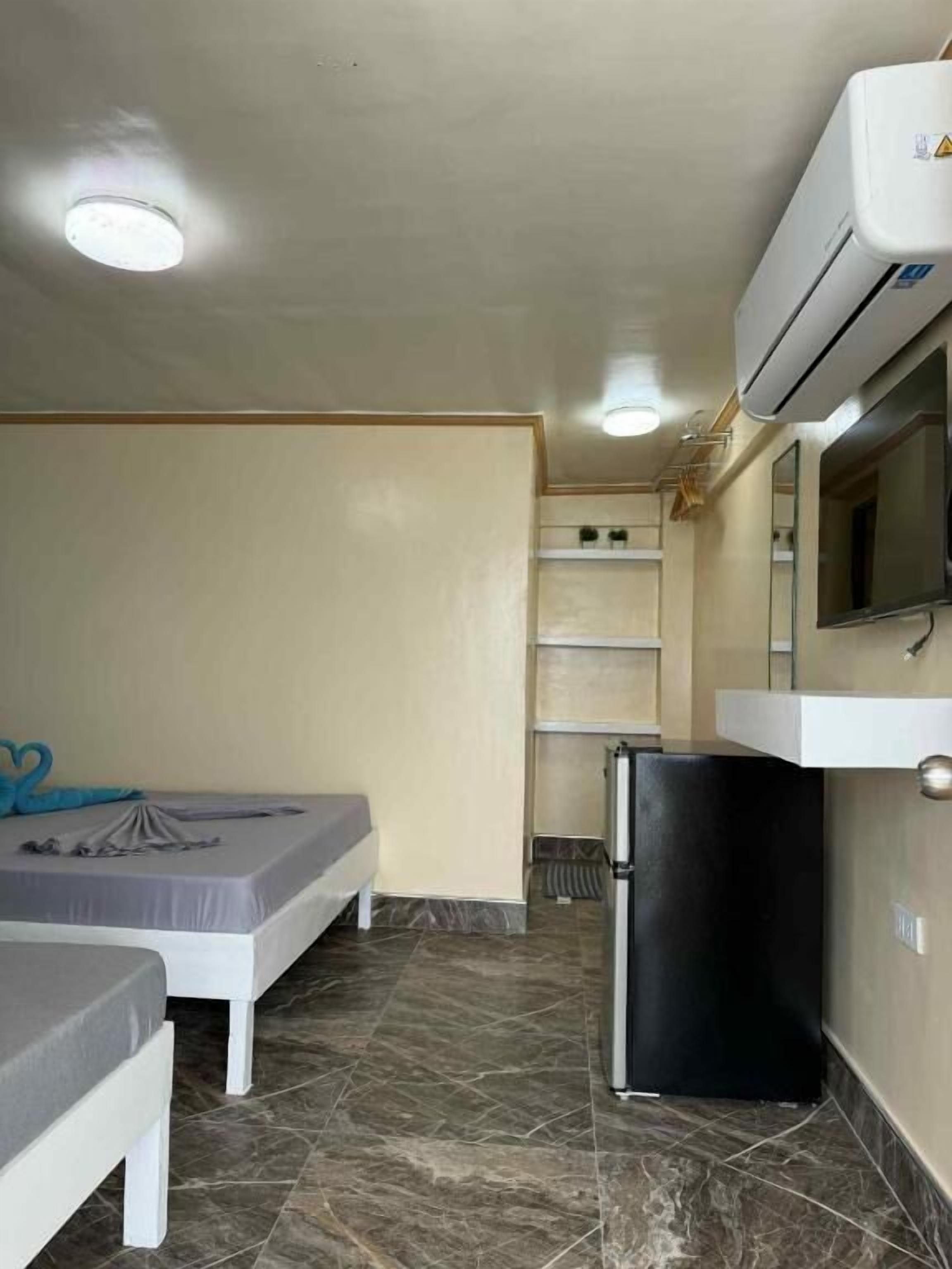 In-room safe, free WiFi