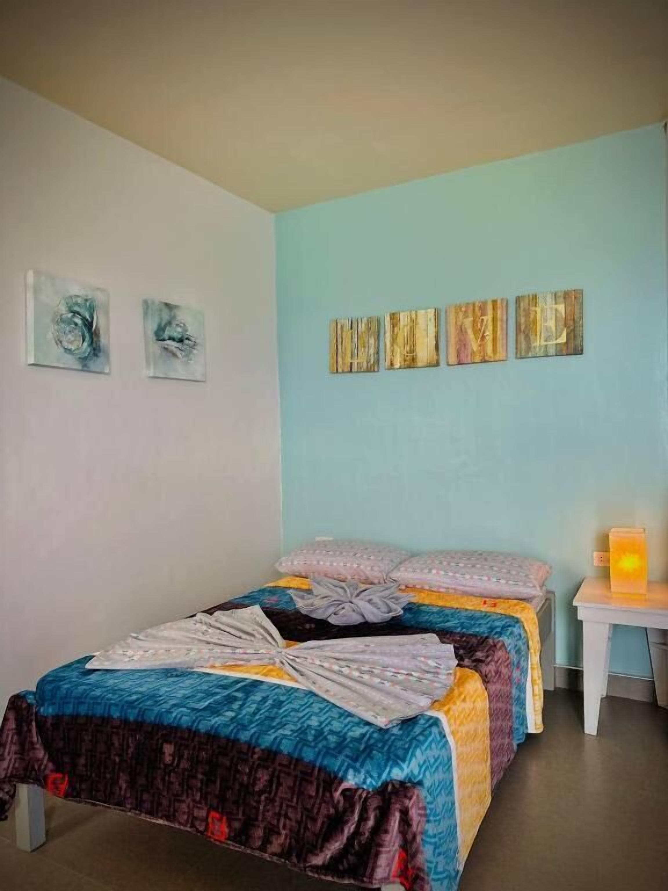 In-room safe, free WiFi