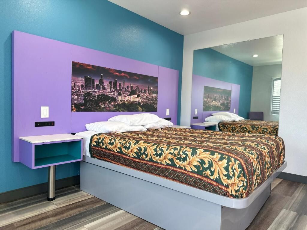 Room | Desk, free WiFi