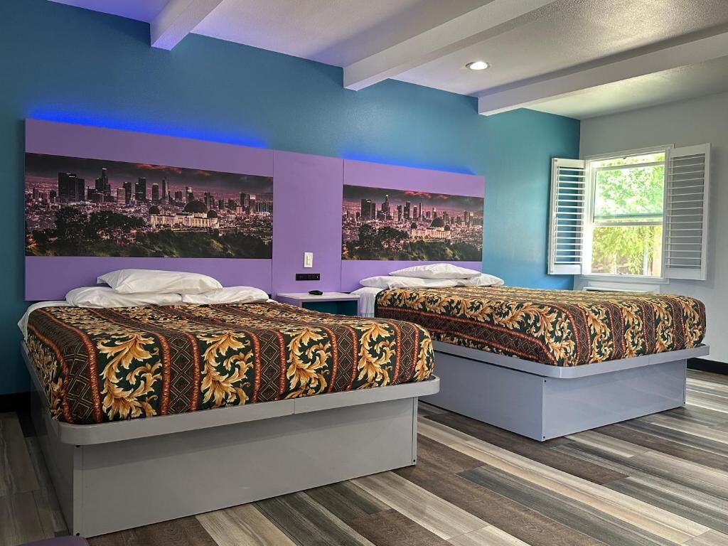 Room | Desk, free WiFi