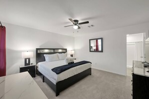 3 habitaciones, escritorio, tabla de planchar con plancha y wifi gratis 