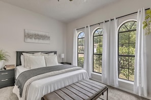 5 bedrooms, WiFi, bed sheets - Spacious 5-bedroom house in awesome Norman with AC (Norman)