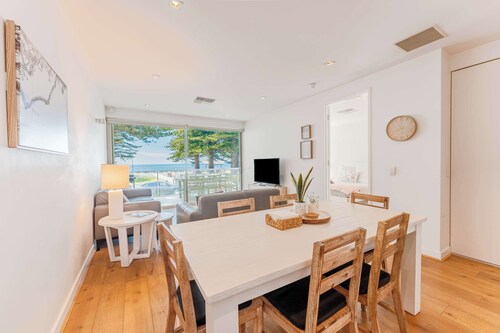Breeze 2, Beachfront Apartment In a Prime Location