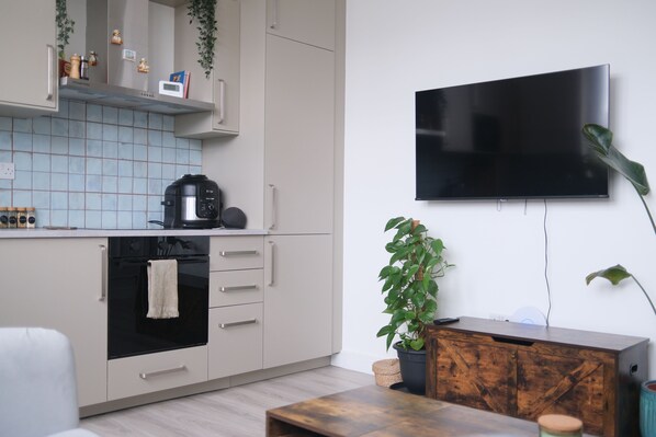 ميكروويف، فرن، موقد طهي مسطح، غسالة أطباق