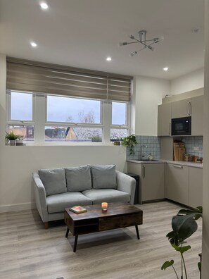 Unclassified image, 2 of 11, button - Brand New, Beautifully Designed Apartment in the Heart of Fulham (London)