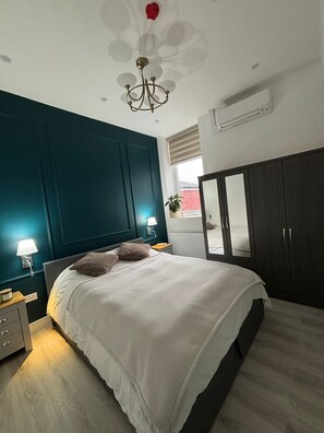 Unclassified image, 4 of 11, button - Brand New, Beautifully Designed Apartment in the Heart of Fulham (London)