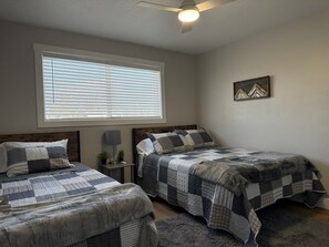 4 habitaciones, tabla de planchar con plancha y wifi gratis