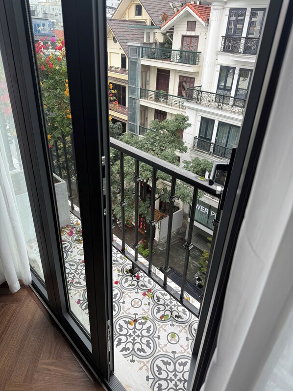 Balcony - L'Signature Tho Thap Hotel  (Cau Giay)