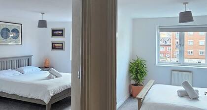 Spacious apartment. Two minutes from Cardiff Bay.Ten minutes to the city centre.