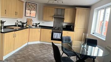 Fridge, microwave, oven, dishwasher