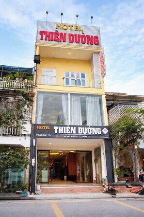 Mặt tiền nơi lưu trú