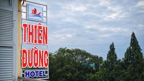 A hotel sign with the name "THIEN DUONG HOTEL" in large, bold letters. - Thien Duong Hotel Hue (Hue)