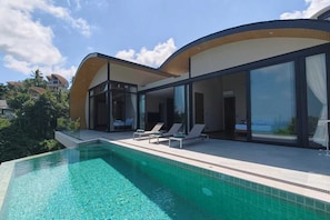 Utomhuspool
