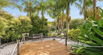 Cozy 1 bedroom unit nestled in a lush sub tropical garden located in Kerikeri.
