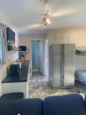 1 chambre, fer et planche à repasser, Wi-Fi gratuit, draps fournis