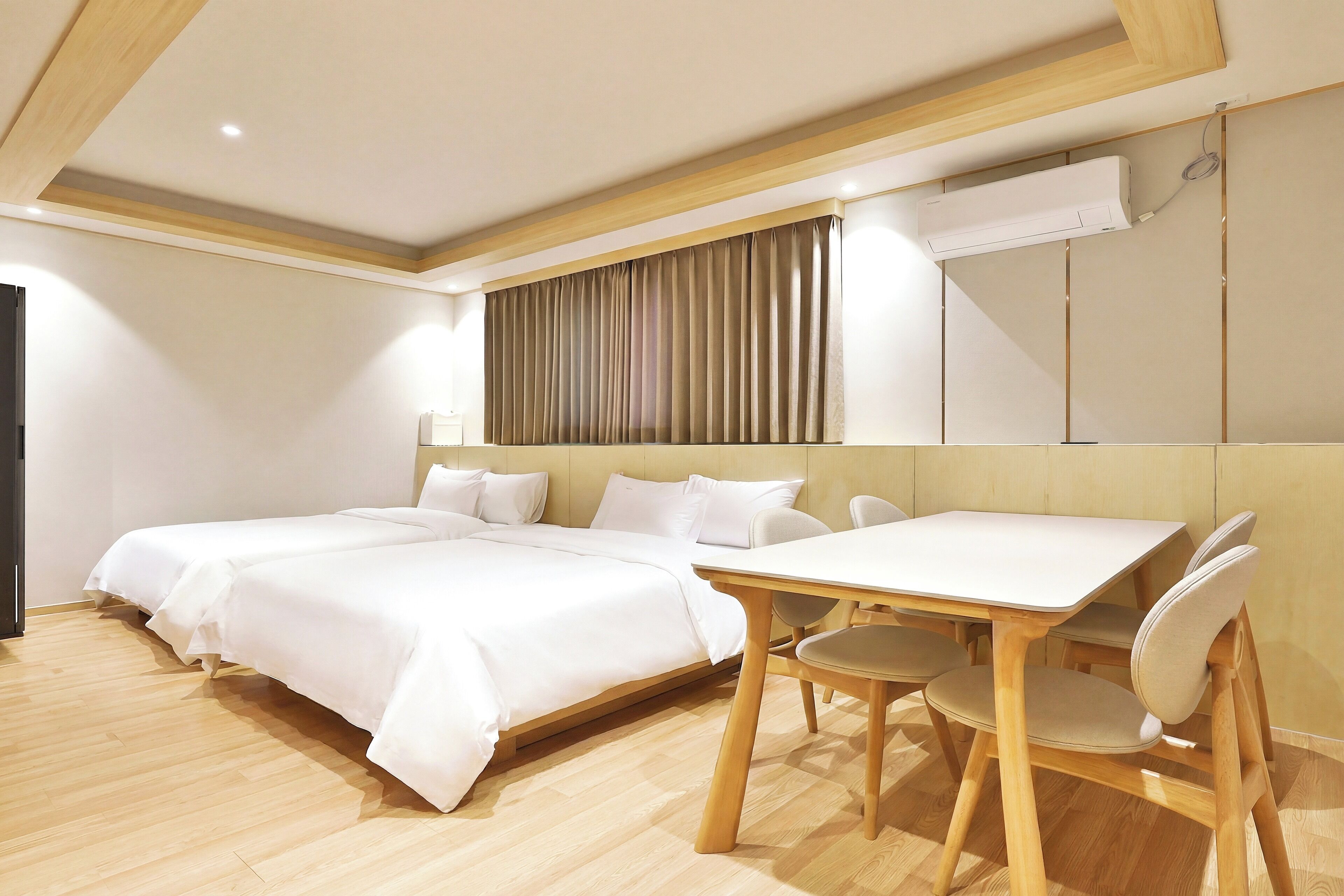 Suite Twin Room | Free WiFi