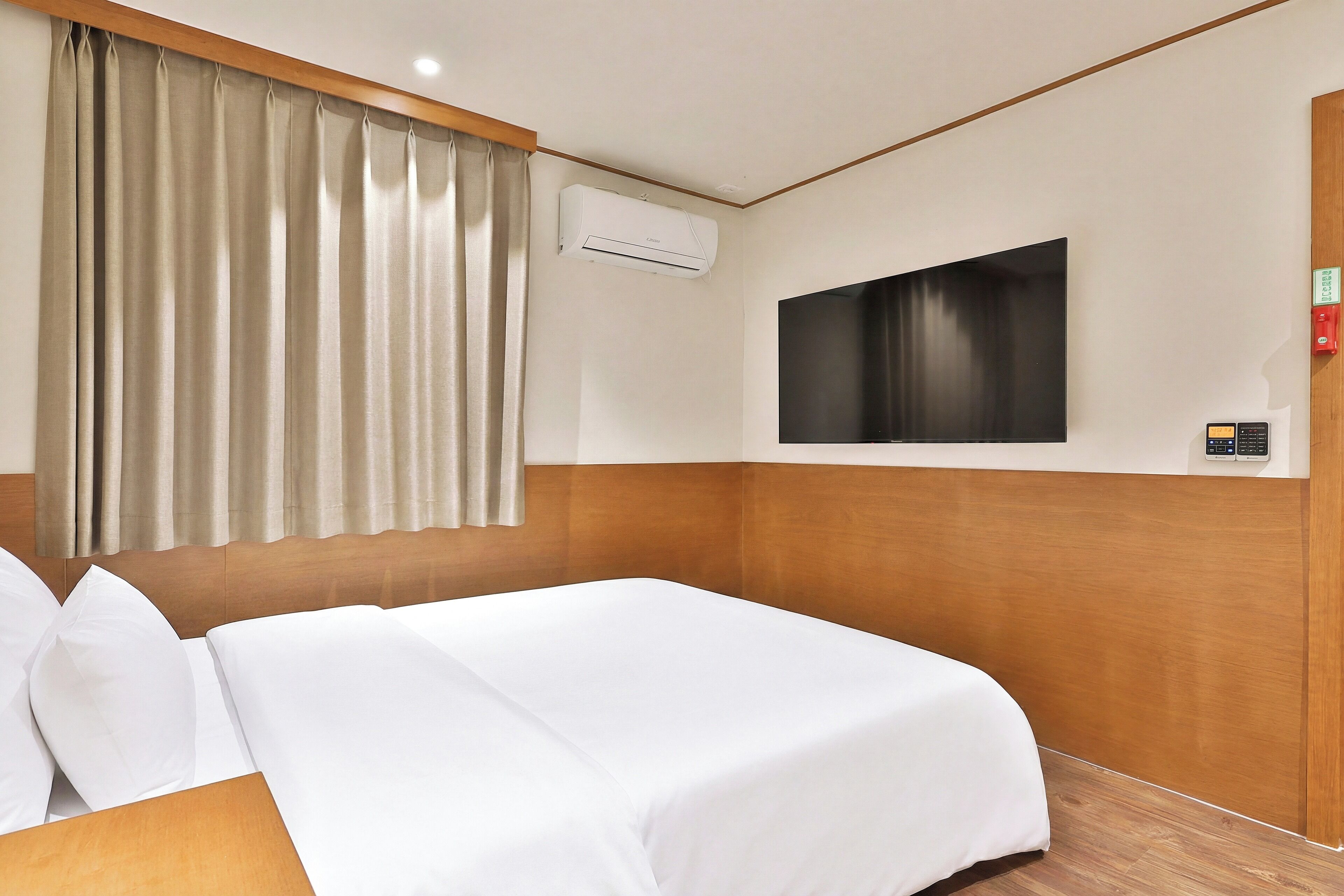 Mini Double Room | Free WiFi
