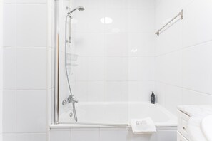 Hair dryer, towels - GuestReady - Gaia Gardens Apt 4 (Vila Nova de Gaia)