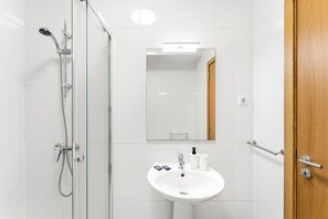Shower, hair dryer, towels - GuestReady - Gaia Gardens Apt 1 (Vila Nova de Gaia)