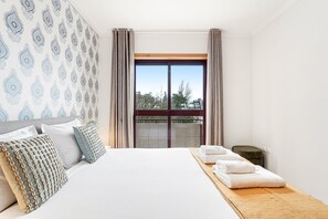 3 chambres, fer et planche à repasser, accès Internet, draps fournis