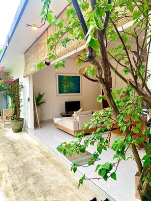 Terrace/patio - Quiet 2BR Private Pool Villa w/soundproof recording studio & Fast Wi-Fi (Kabupaten Badung)
