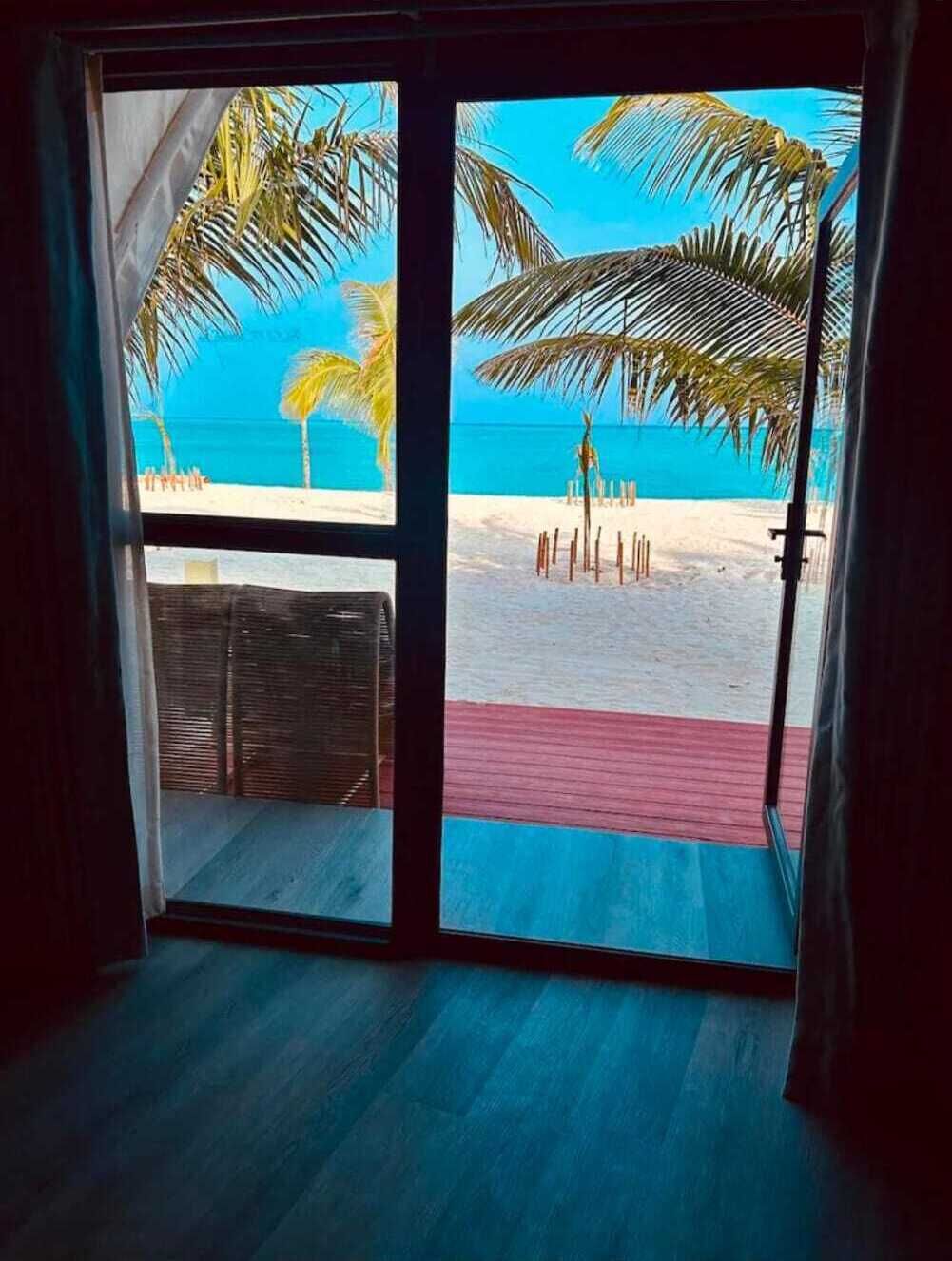 Suite, 1 Double Bed, Sea Facing | In-room safe, laptop workspace, blackout curtains, iron/ironing board