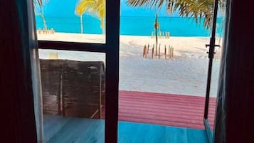 Suite, 1 Double Bed, Sea Facing | In-room safe, laptop workspace, blackout curtains, iron/ironing board