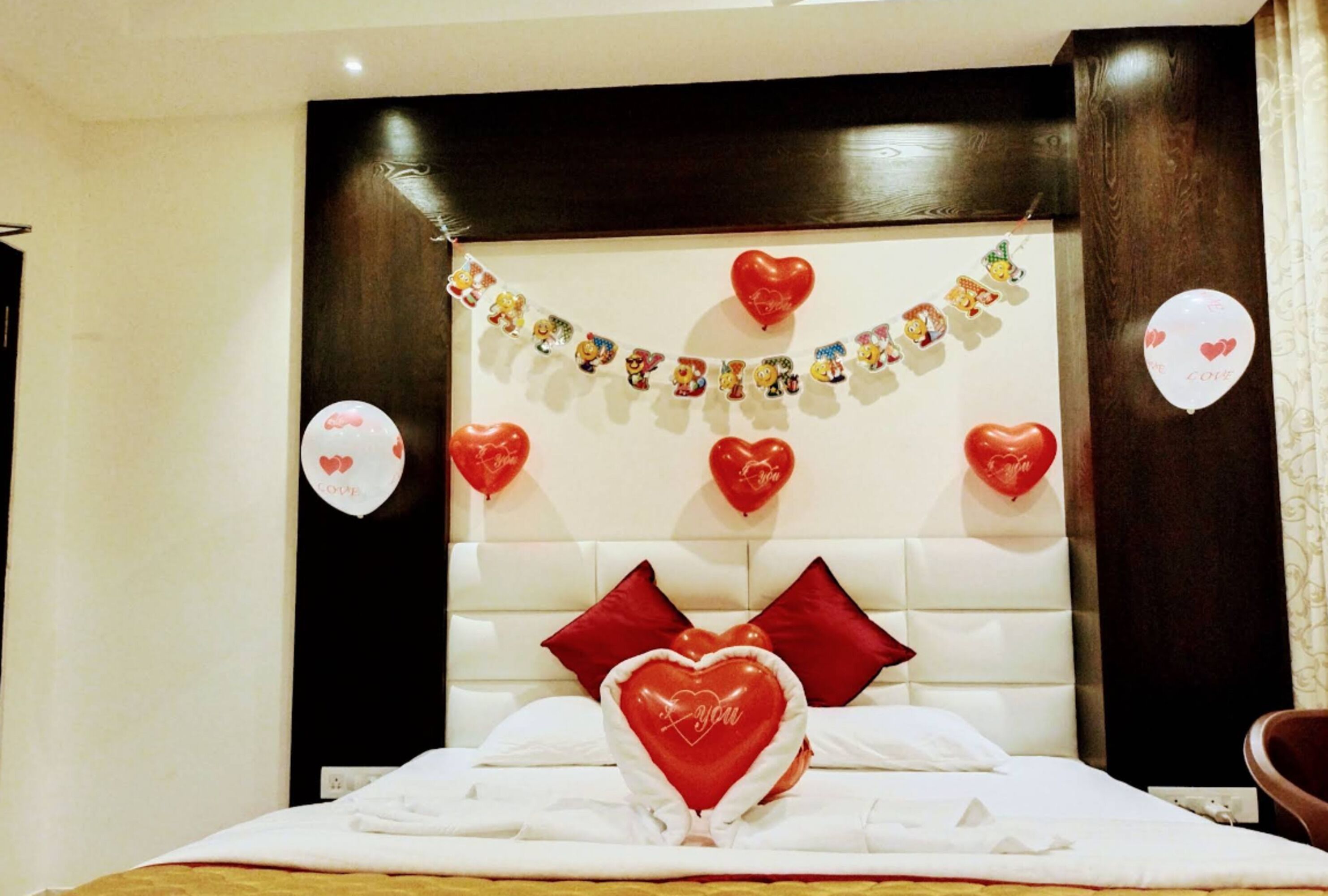 Deluxe Double Room, City View | Desk, free WiFi