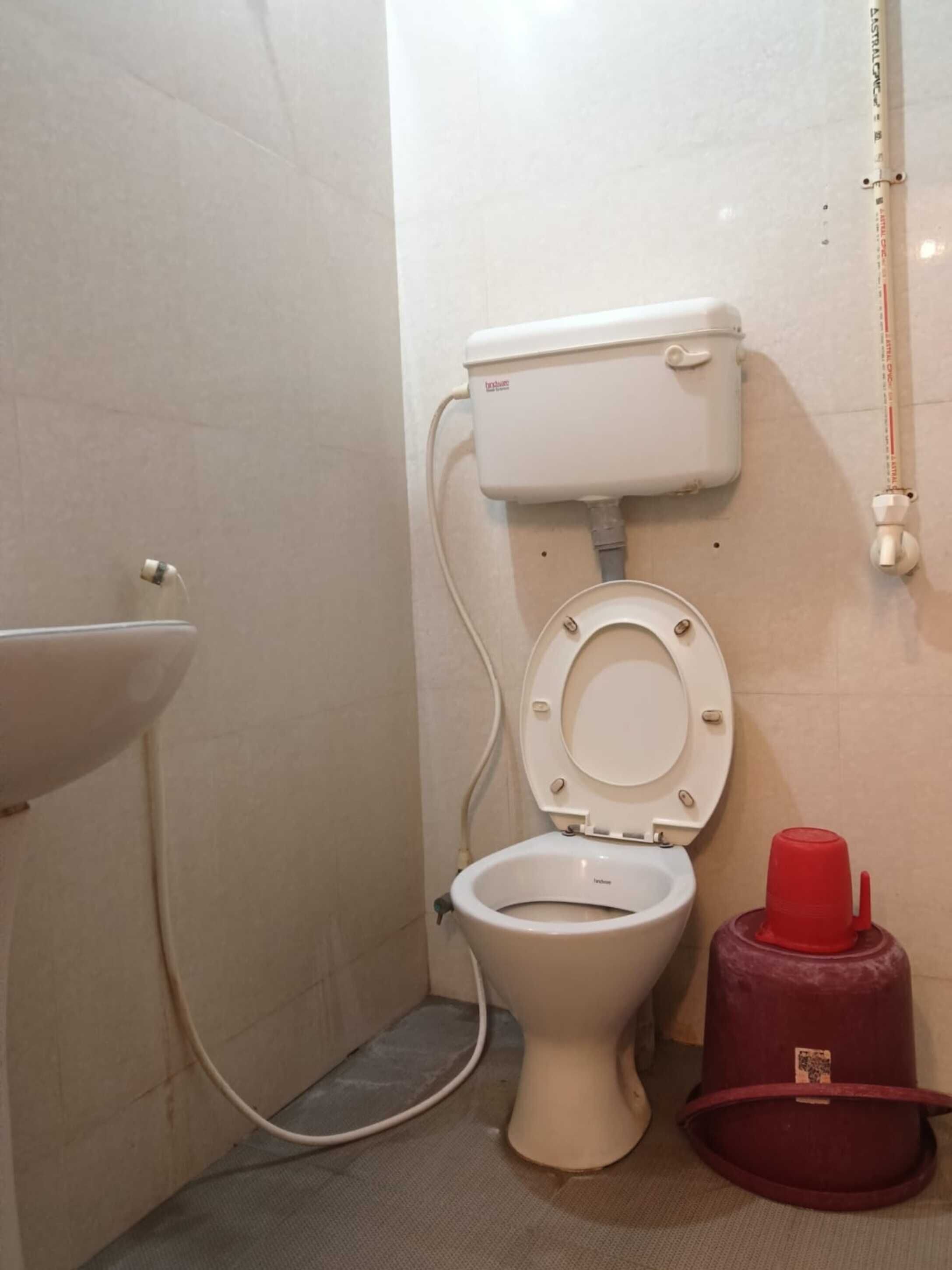 Shower, towels, soap, shampoo