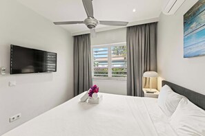 2 bedrooms, iron/ironing board, travel cot, WiFi - Apartamento Sorbos -Private apartment near BlueBay (Sint Michiel)