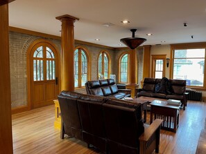 Interior - The Mayor's Manor. Timeless Arts and Crafts beauty (Denver)