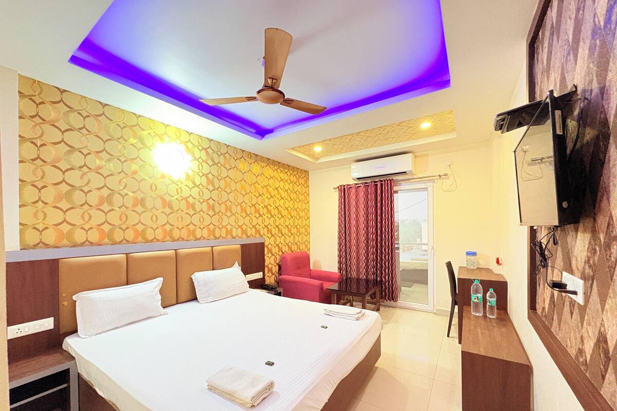 Habitación Deluxe doble, vistas parciales al mar | Escritorio y wifi gratis