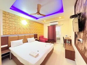 Deluxe Double Room, Partial Sea View | Desk, free WiFi - Hotel Shree Gopal Puri (Puri)