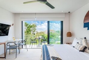 Iron/ironing board, internet, bed sheets