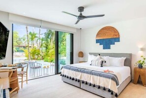 Iron/ironing board, Internet, bed sheets - B110 CPL, Relaxing Studio Swim Up (Tulum)