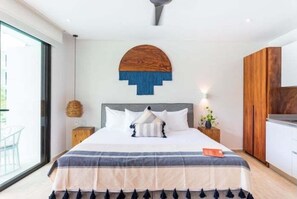 Iron/ironing board, internet, bed sheets - B110 CPL, Relaxing Studio Swim Up (Tulum)